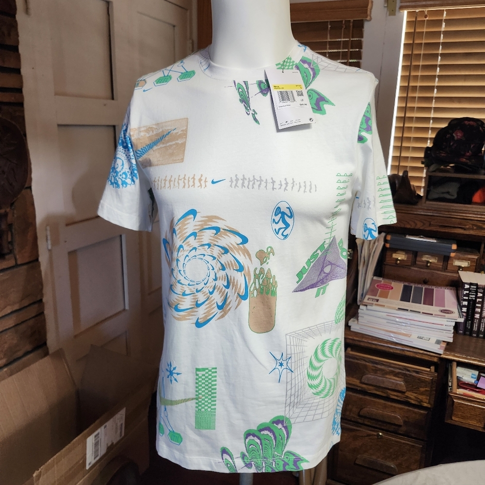 Nike Sportswear Festival Print Short Sleeve Shirt - Men's Size Small (S/CH/P)